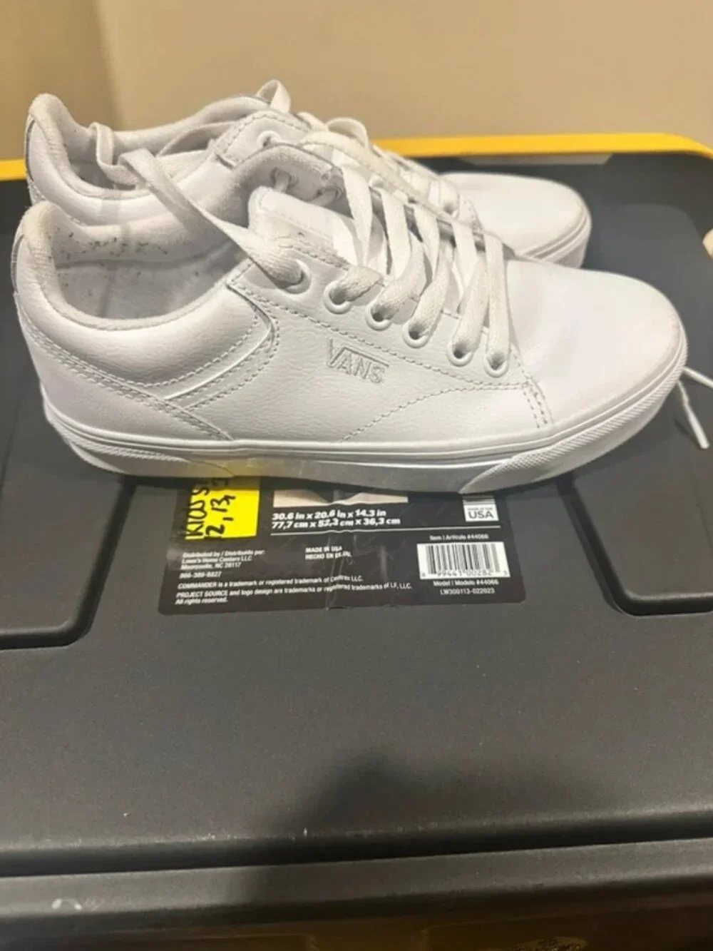 Vans(women’s size 6)